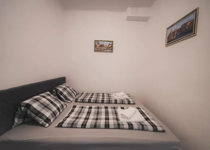 Renovated Close To First District Apartmán *